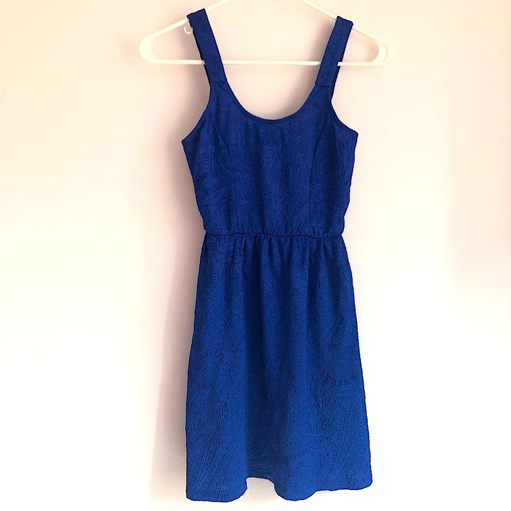 Blue light, textured dress
